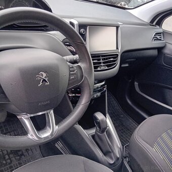 Peugeot 208 - 3