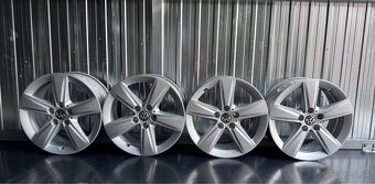 #12 Elektróny originál VW r17 - 3