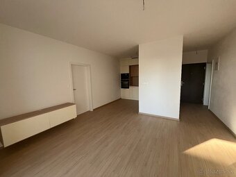 Moderný 2-izbový byt s veľkou terasou na prenájom – Galanta, - 3