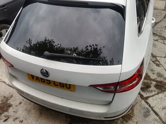 Rozpredám škoda superb 3 combi 2,0 tdi motor DFE - 3