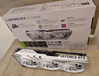 MSI GeForce RTX 4070 SUPER GAMING X SLIM WHITE - 3