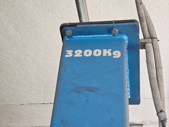 Dvojstlpovy zdvihak - 3