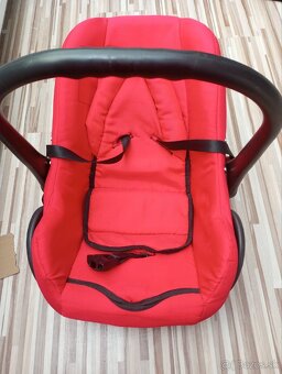 Červené vajíčko - autosedačka do 13 kg - 3