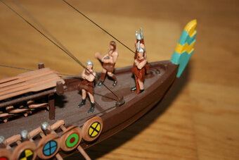 Model vikingskej lode s ochranným sklom - 3