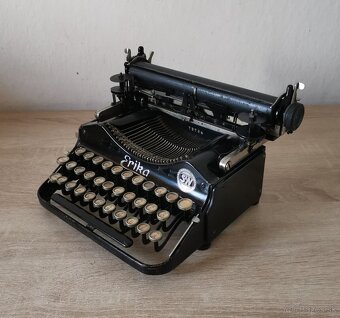 Starožitný skladací písací stroj ERIKA model 4 z roku 1927 - 3