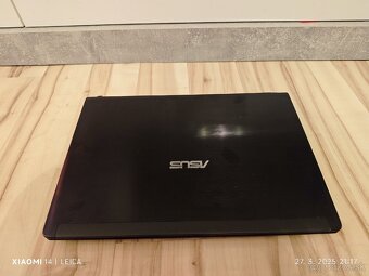 ASUS UL30A - 3
