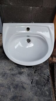 WC záchod, umývadlo, vaňa - 3