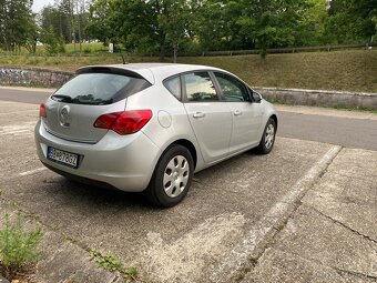 Opel Astra J SportsTourer - 3