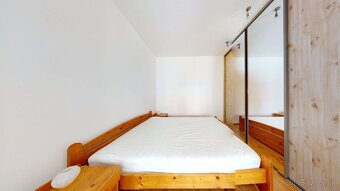 Zaujímavý byt vo vyhľadávanej lokalite v Karlovej Vsi - 3
