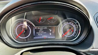 INSIGNIA SPORTS TOURER SW - 3