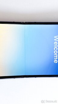 Samsung galaxy Z Flip 4 - 3