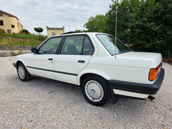 BMW E30 324d rv. 1988 124000km - 3