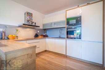 Priestranný 4-izbový byt v obľúbenej lokalite - 3