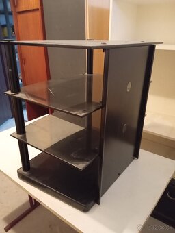 Stolík pod televízor - 3