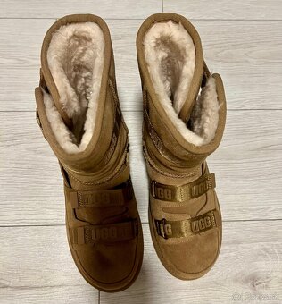 UGG - 3