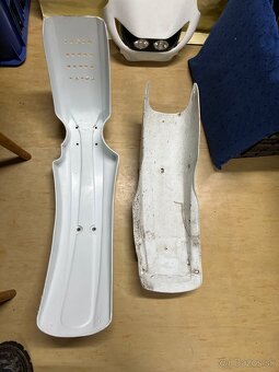 Blatníky a maska. - 3