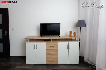 Pekný 1 izb. byt,, 36 m2, loggia, 7p., pivnica, pri CENTRE - 3