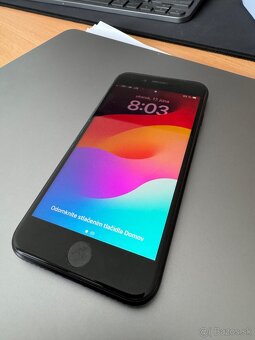 iPhone se 2020- batéria 87% - 3