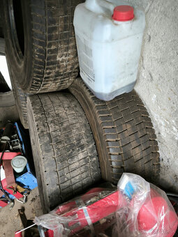 predam pneu Continental 265/70 R 17,5 najazdenych 5000km - 3