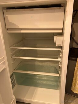 Malá chladnička s mrazákom Gorenje - 3