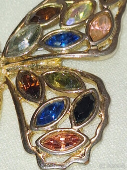 ZNAČENÁ BROŠŇA - 3