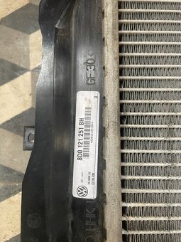 Predám originálny chladič vody (radiátor) OEM 8D0121251BH - 3