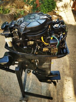 Motor na čln Mercury 15hp - 3