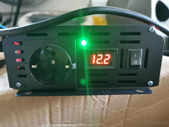Menic 12V na 230V - 3