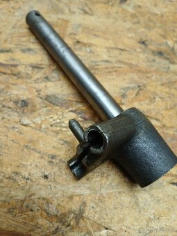 Hriadeľ radenia s unášačom - ČZ 125/175-476,477,487,488 - 3