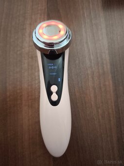 Kozmetický prístroj na tvár - 3