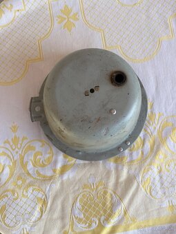 Hrniec svetlometu - 3