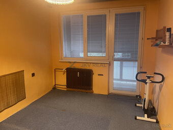 3 izbový byt skoro v srdci Levíc - 3