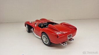 1:18 FERRARI 250 TESTA ROSSA - 3