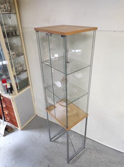 Vitrína - 3