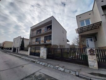 Na predaj priestranný dvojgeneračný rodinný dom - Lučenec - 3