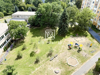 Na predaj 4 izbový byt s loggiou, 82 m2, Terasa - 3