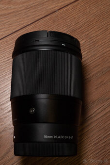 Sigma 16mm f1.4 DC DN Contemporary pre Sony E - 3