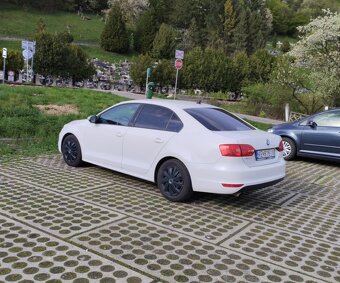 Vw Jetta 2013 - 3