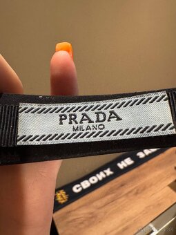 Čelenka Prada - 3