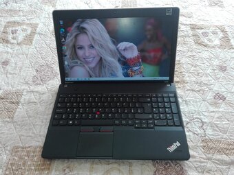 Lenovo. Intel i5. 15,6". 500 GB . 8 GB RAM. nVidia 6GB. - 3