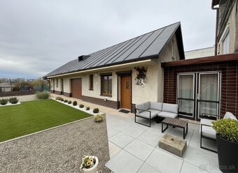 🏡 Ponúkame na predaj priestranný rodinný dom - 3