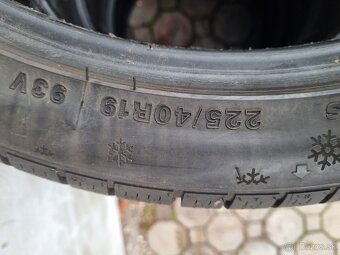 Zimné pneumatiky 225/40 R19 dot 21 - 3