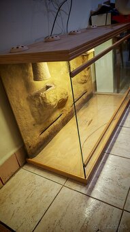 ✅ Terárium 114x71x45 s 3D stenou - 3