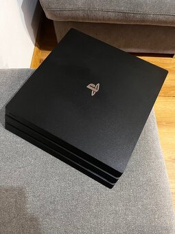 Predám PS4 + 2x Dualshock - 3