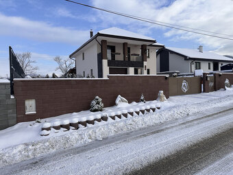 Skolaudovaná novostavba, nová terasa, nový plot nová skalka - 3