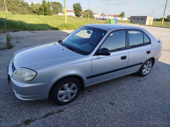 Hyundai Accent - 3