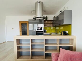 TRIOREALITY - Priestranný 2-izb byt na prenájom - 60 m2 - 3