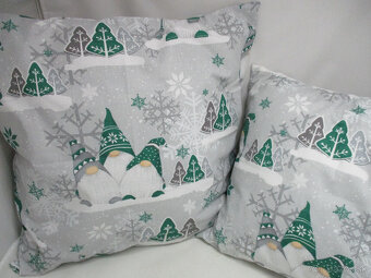 Vianočná obliečka so škriatkom,v zelenom,dve veľkosti - 3