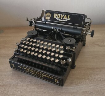 Starožitný písací stroj ROYAL 5 z roku 1912 - 3