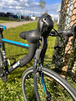 Predám cestný bicykel Frog Road 70 Team Sky edition - 3
